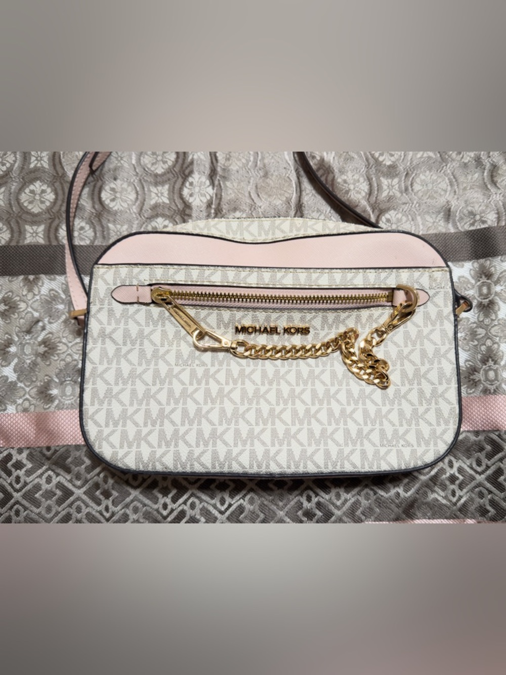 Michael Kors White Signature Crossbody with Pink Trim and Gold Chain